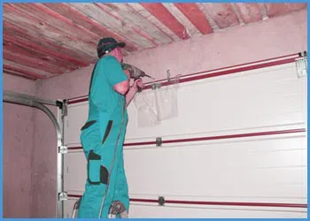 United Garage Door Quincy, MA 617-553-1650 - door-maintaince-15-05m